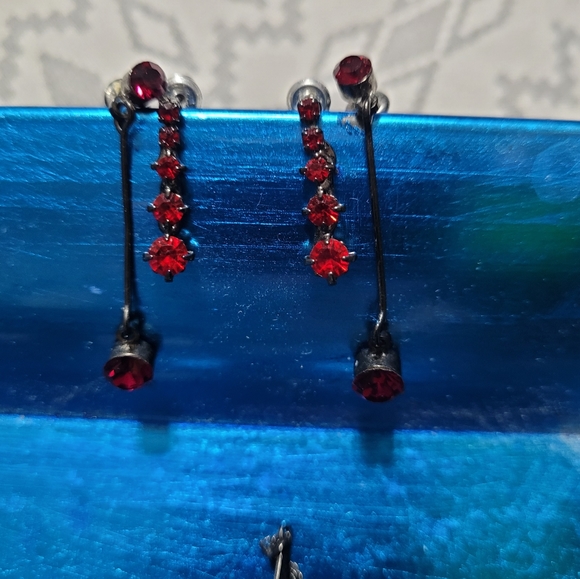 3/25 Vintage Claire's Necklace and Earring Set Red - Picture 2 of 3